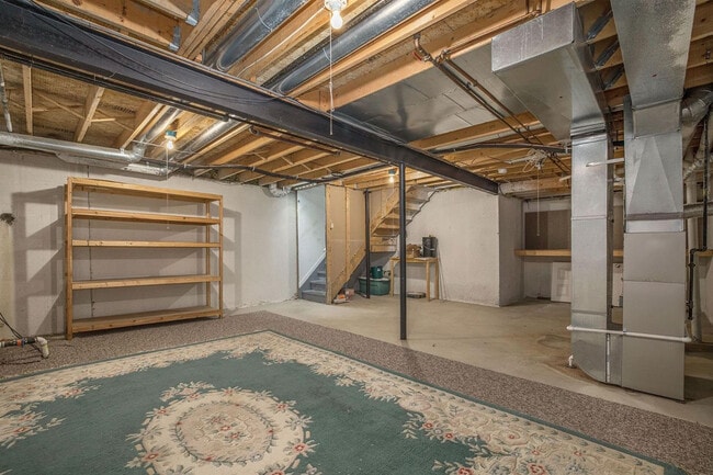 Building Photo - 3088 Village Cir