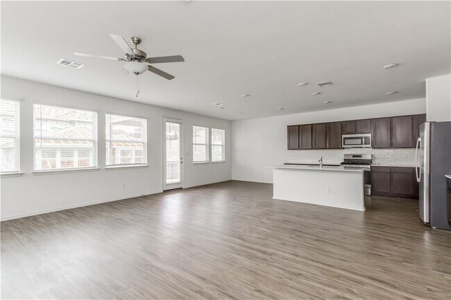 Building Photo - 712 Affazia Ln