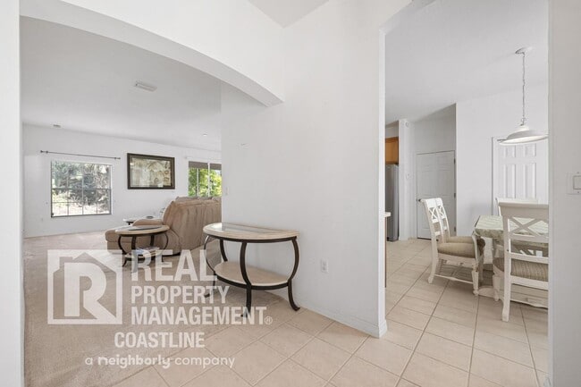 Building Photo - Flexible Lease: Seasonal OR Annual Furnished/Unfurnished – 3BR North Port Home!