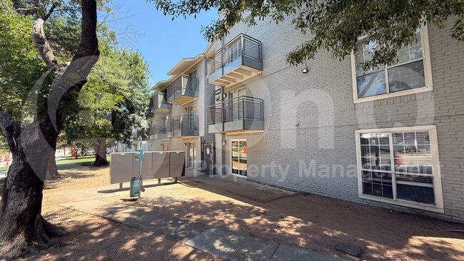 Building Photo - 4502 Gaston Ave