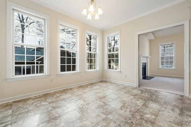 Building Photo - 3 Bed 2 Bath Chatham Forest Home - Available Now!