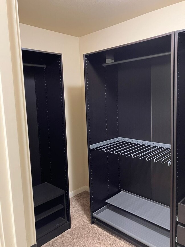 Building Photo - Beautiful Craftsman Style Home in Felida - 3 Bedroom/2.5 Bath - Available for showing on 3/30!