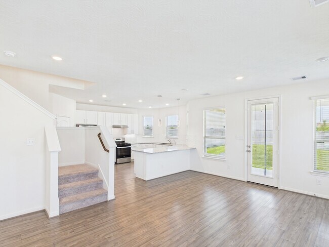 Building Photo - 15643 Fellswood Dr