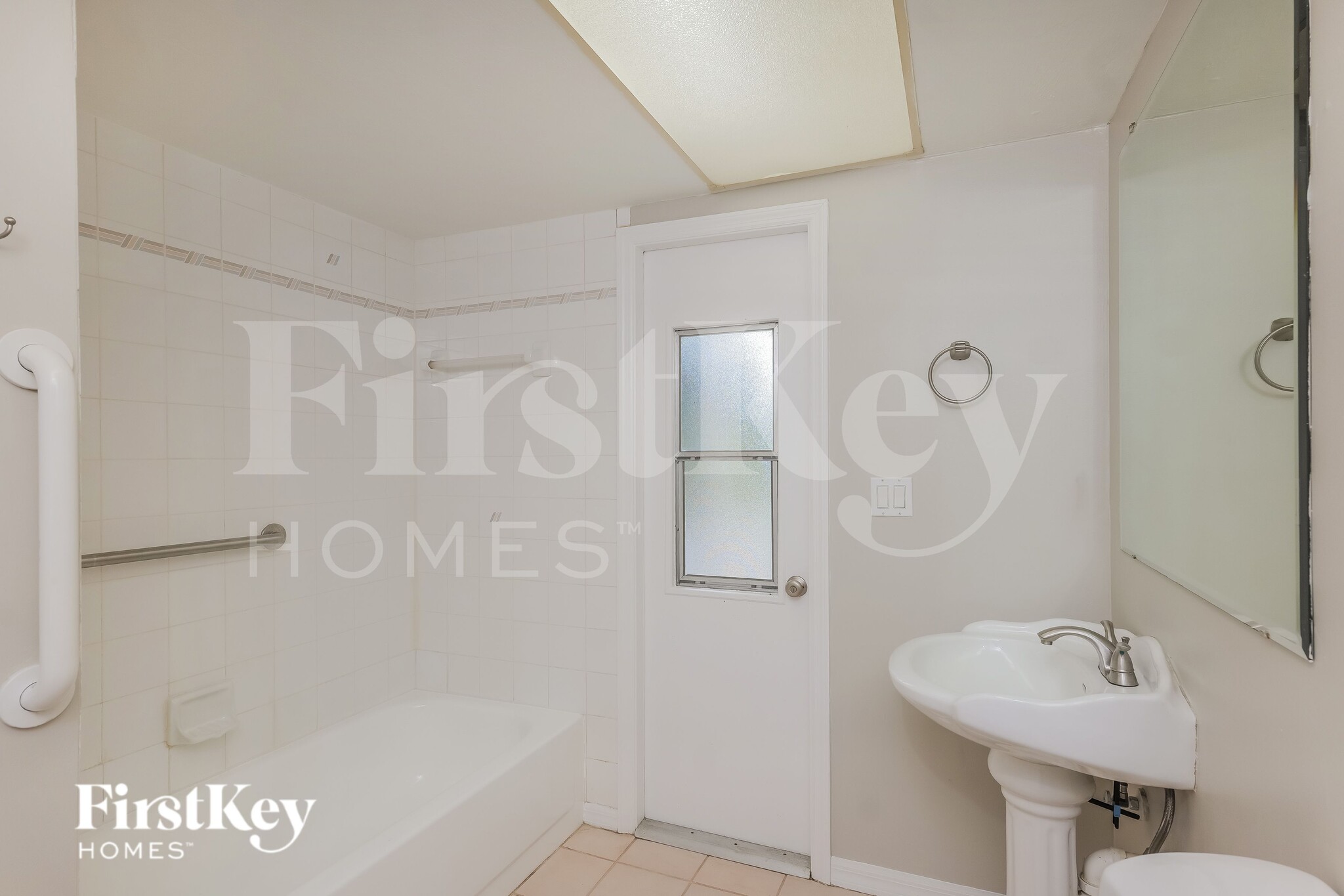 Building Photo - 2301 SE 8th Pl