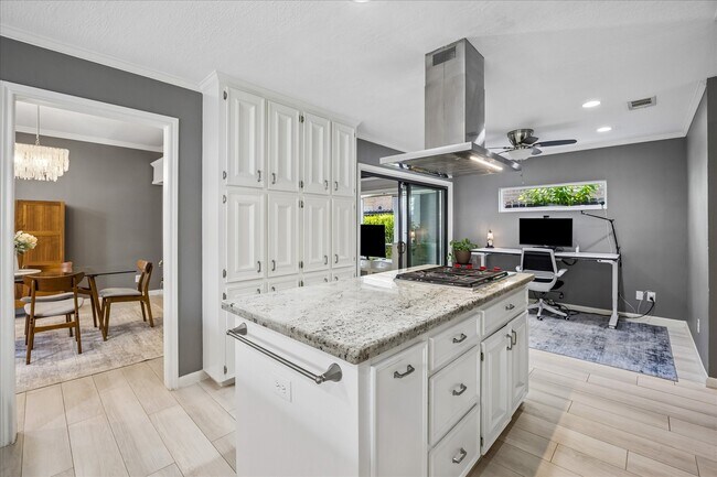 Building Photo - 11646 Manor Park Dr