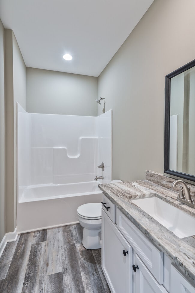 Building Photo - 611 Victoria Wy