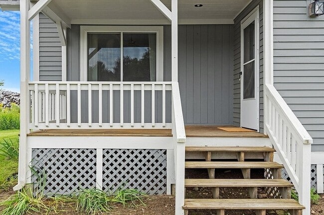 Building Photo - 370 Harwood Ave