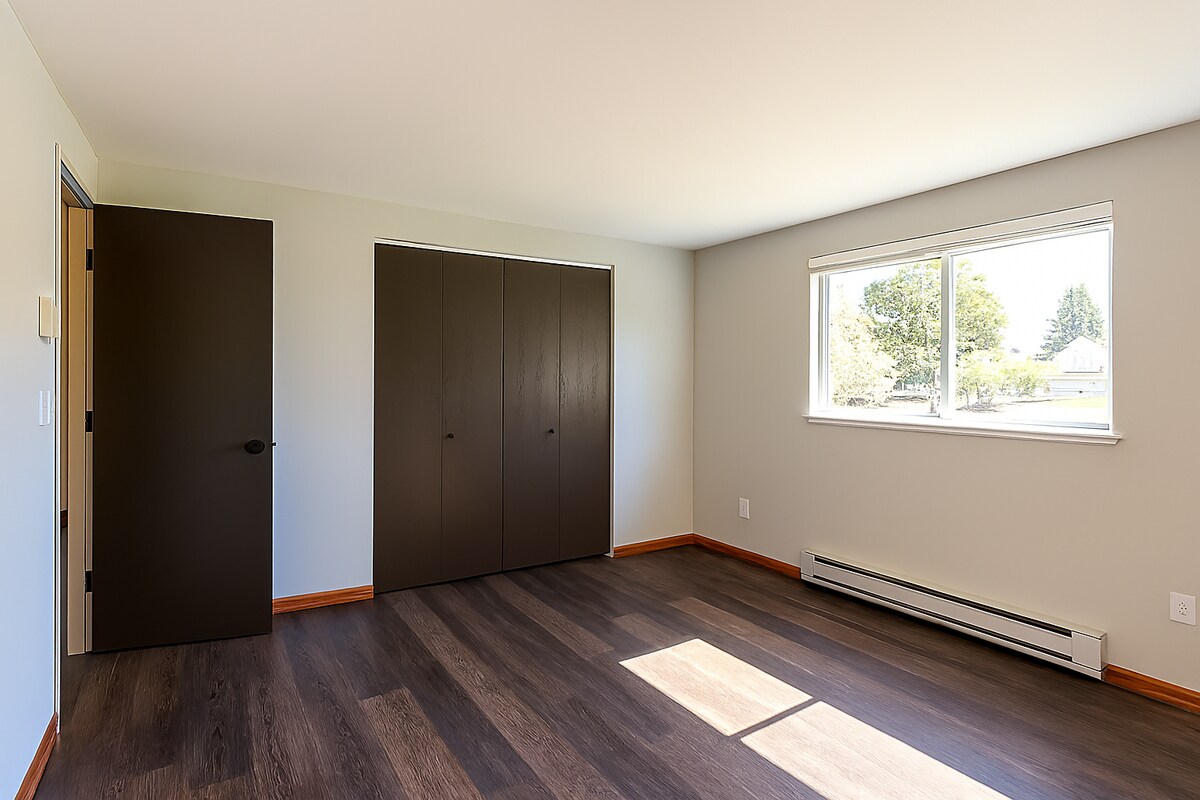 Building Photo - 5212 Belclare Rd