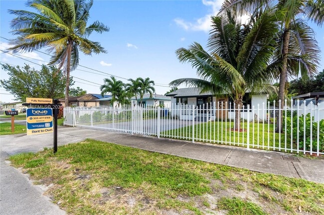 Building Photo - 1911 SW 57th Ave