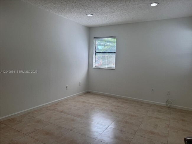 Building Photo - 15054 SW 127th Pl