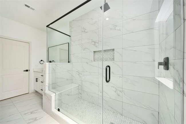 Building Photo - 600 Rd 5105