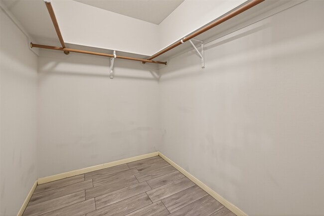 Building Photo - 19434 Brook Village Rd