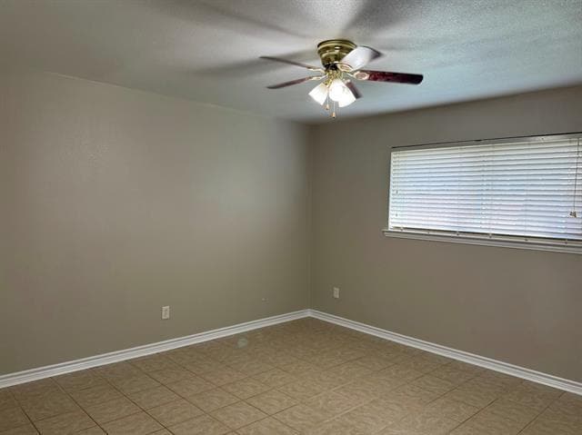 Building Photo - 1612 Villanova Dr