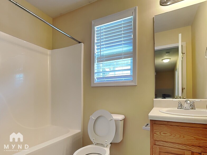 Building Photo - 413 River Trace Dr