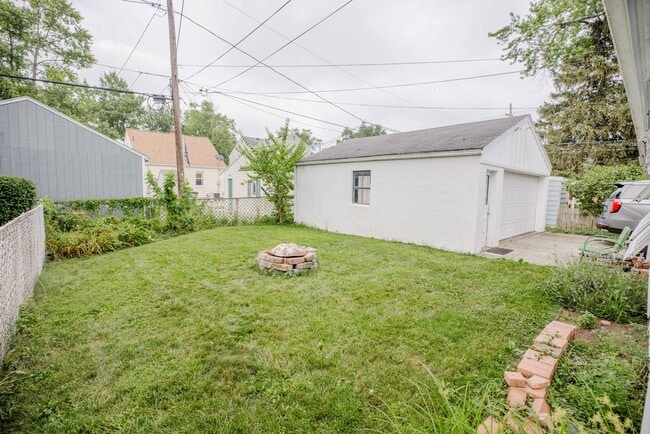Building Photo - Beautiful four bedroom home avaulable for ...