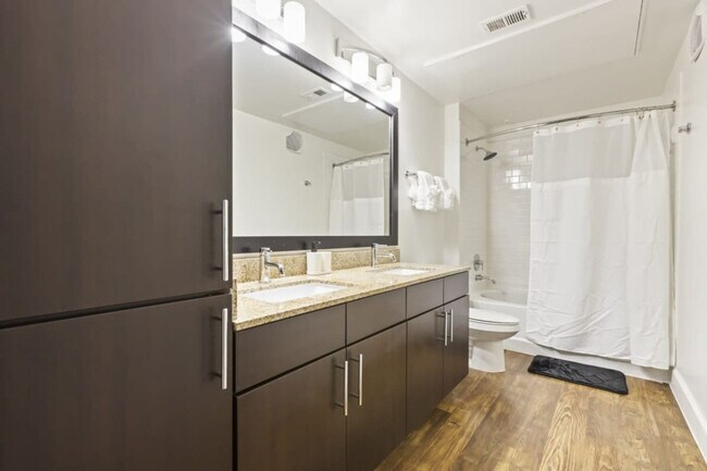 Building Photo - 5250 Town and Country Blvd