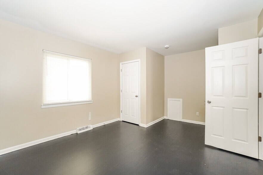Building Photo - 2883 Key Pl