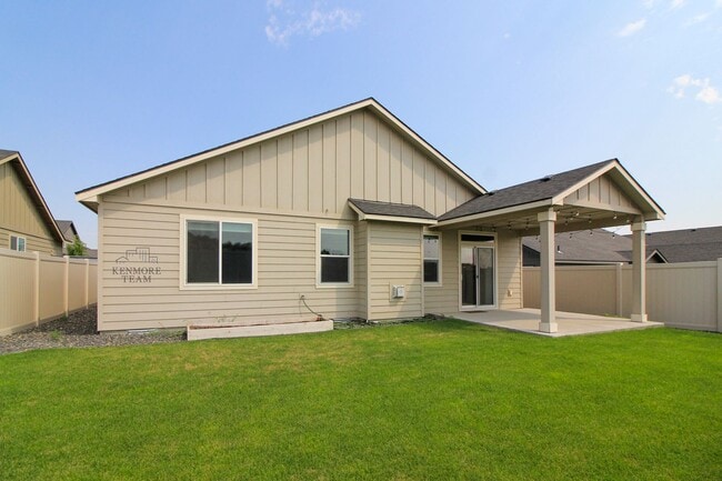 Building Photo - 545 Marysville Way
