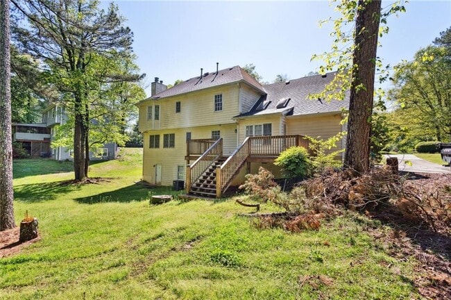 Building Photo - 518 Lynn Valley Way