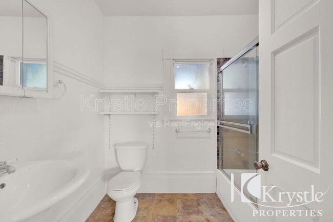 Building Photo - 515 Monterey St