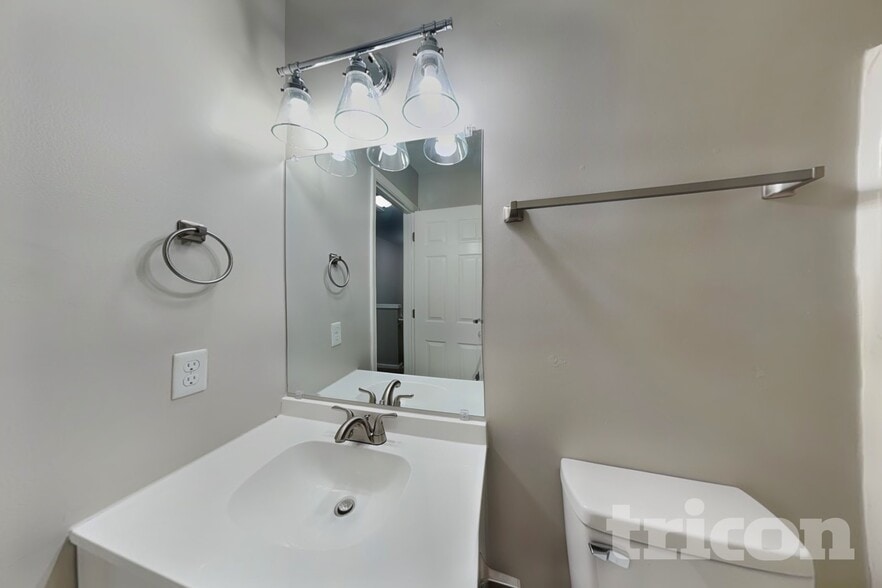 Building Photo - 1549 Rumstone Ln