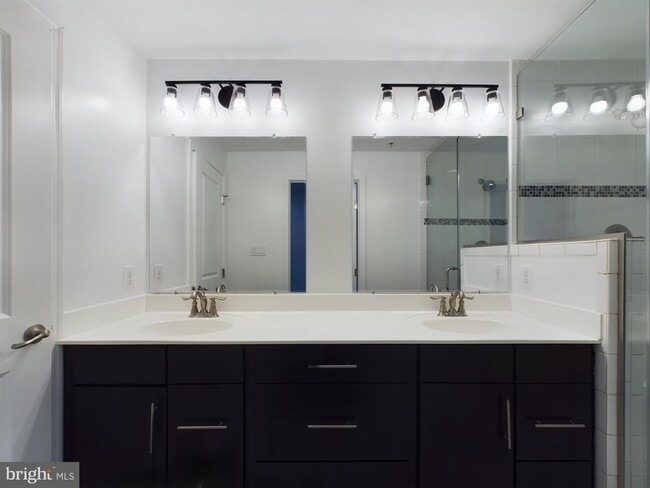 Building Photo - 6479 Jack Linton Dr S