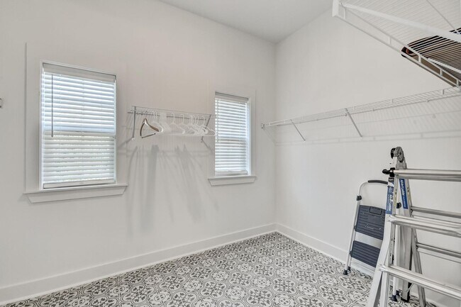 Building Photo - Townhome  in The Enclave at Summer Beach