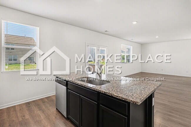 Building Photo - 5628 Hickory Woods Dr