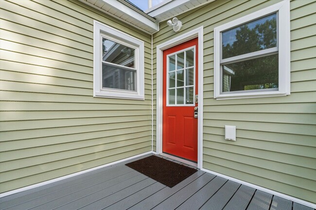 Building Photo - 3 Providence Hill Rd