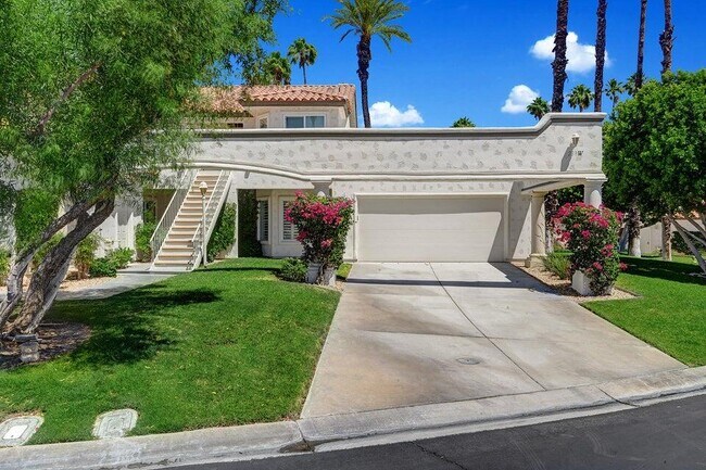 Building Photo - 289 Vista Royale Cir W