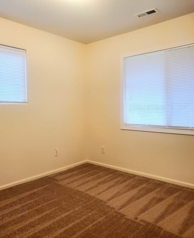 Building Photo - 2 bdrm, 1 bath house $1895 rent,