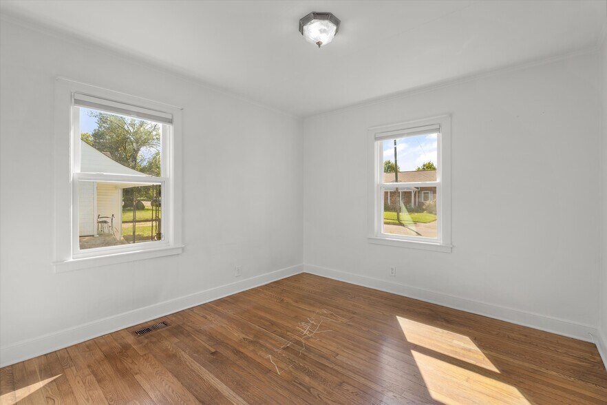Building Photo - 3312 Clearview St