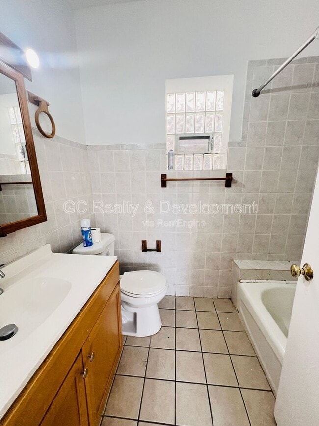 Building Photo - 6124 S Whipple St