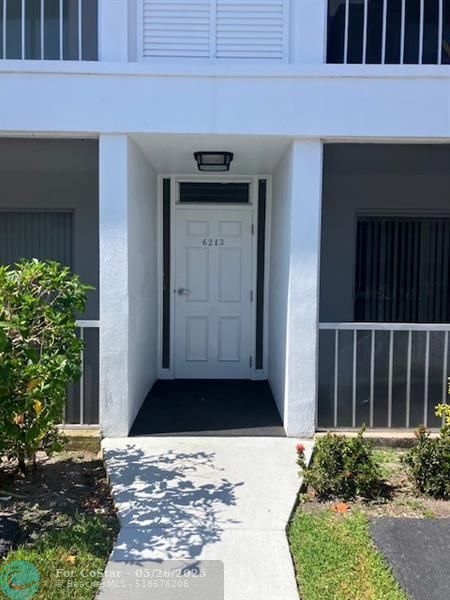 Building Photo - 6243 Bay Club Dr