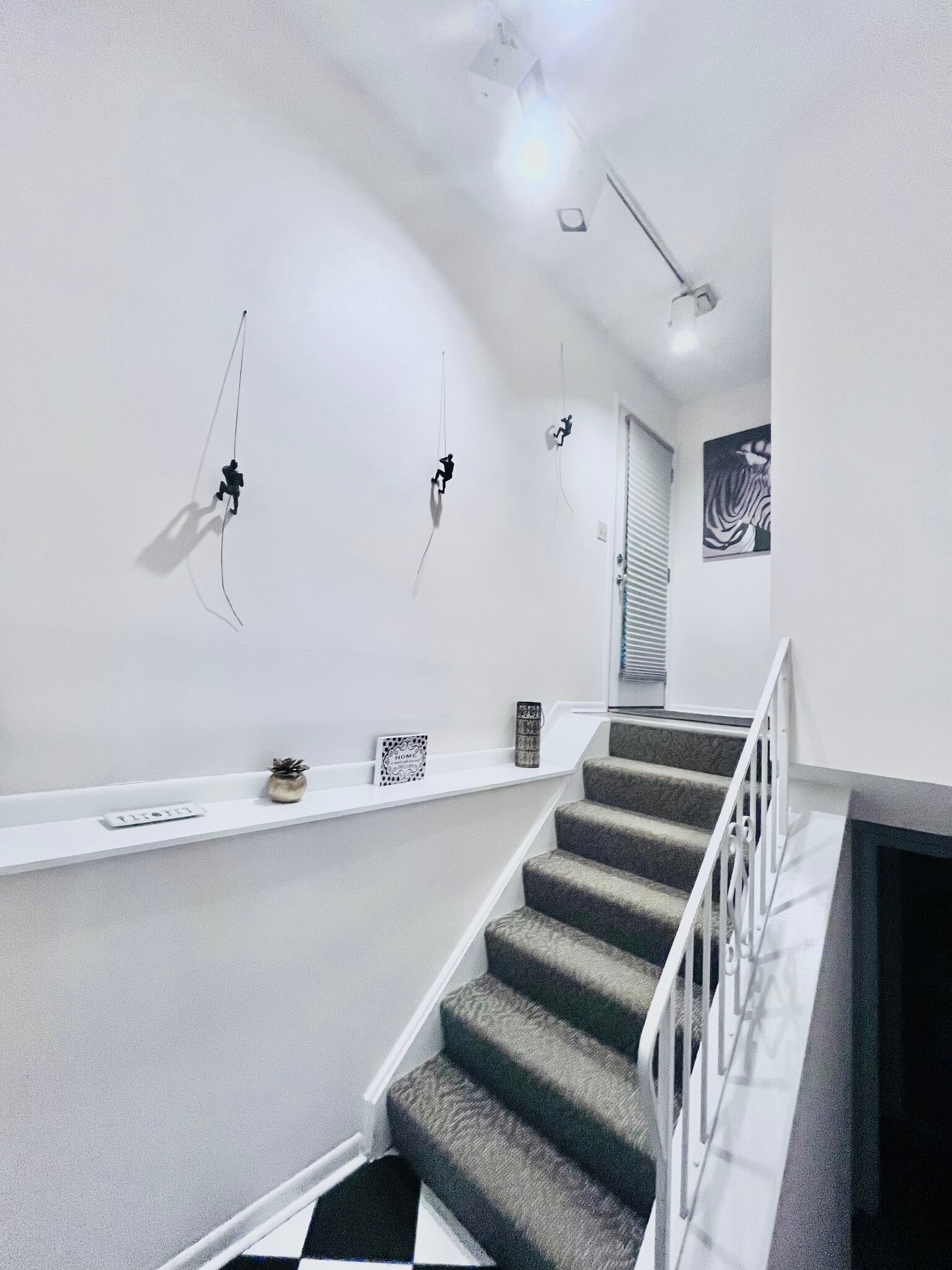 Building Photo - 2415 Maryland Ave