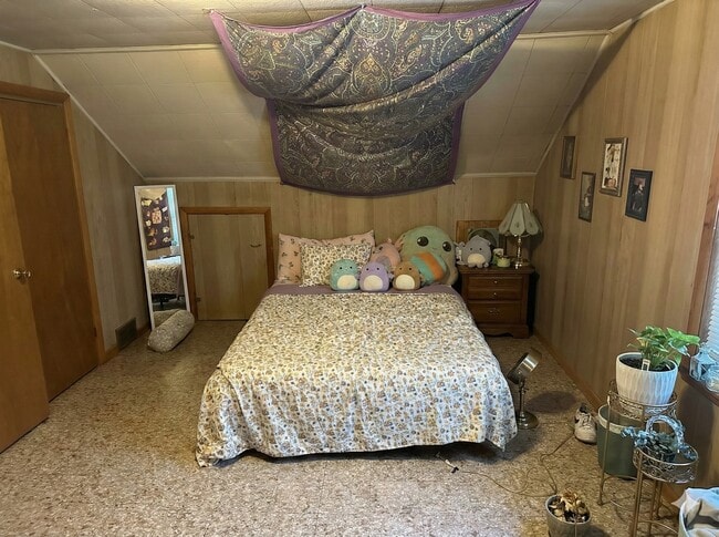 Building Photo - 563 Rellim Dr