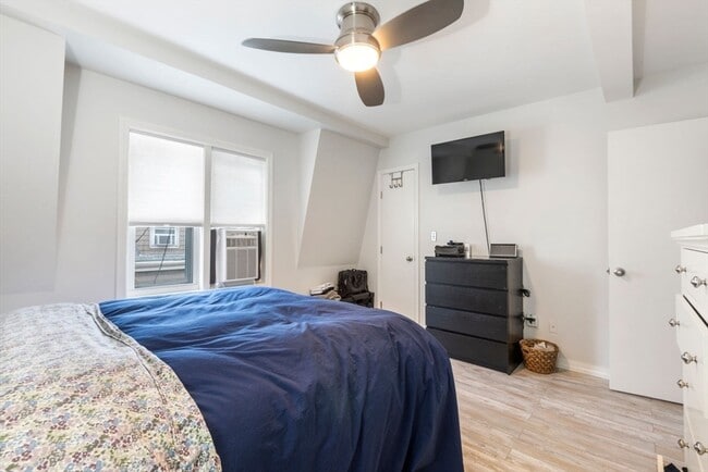 Building Photo - 63 Bolton St