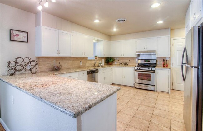 Building Photo - 1603 Lightsey Rd