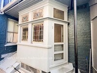 Building Photo - 132 College Ave