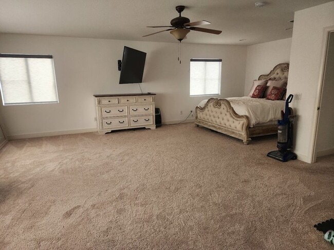 Building Photo - Gorgeous 4 Bedroom Home in Temecula with R...