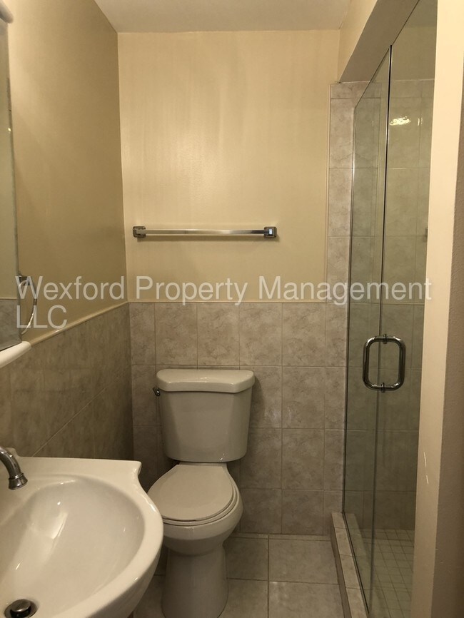 Building Photo - 7036 Eastern Ave NW