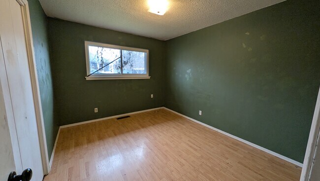 Building Photo - 126 N Draper Ave