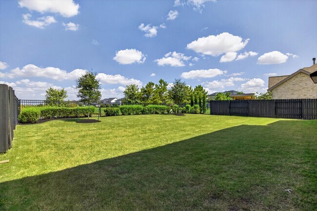 Building Photo - 7410 Wildrye Mdw Ln