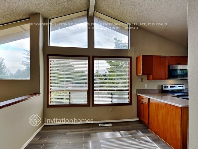 Building Photo - 9919 Zircon Dr SW
