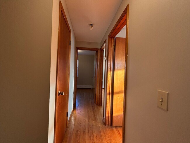 Building Photo - 226 E Chestnut St