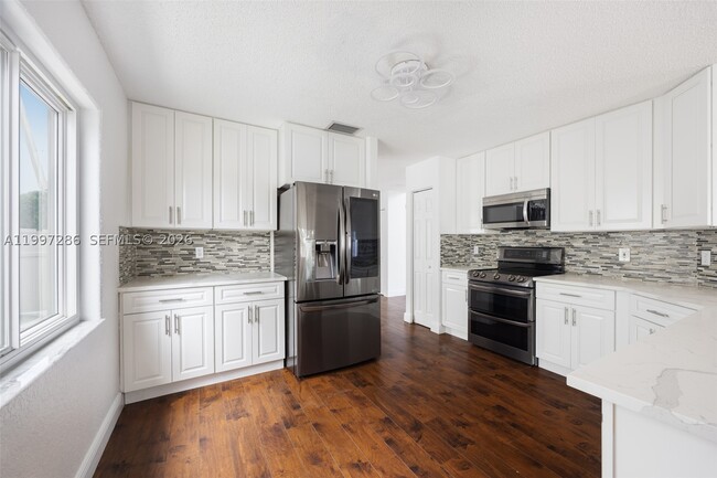 Building Photo - 8317 Bermuda Sound Way