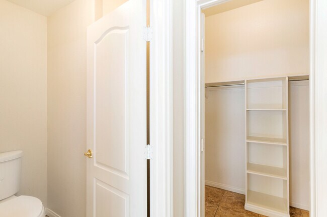 Building Photo - 4 Bedroom Single Story in Southern Highlan...