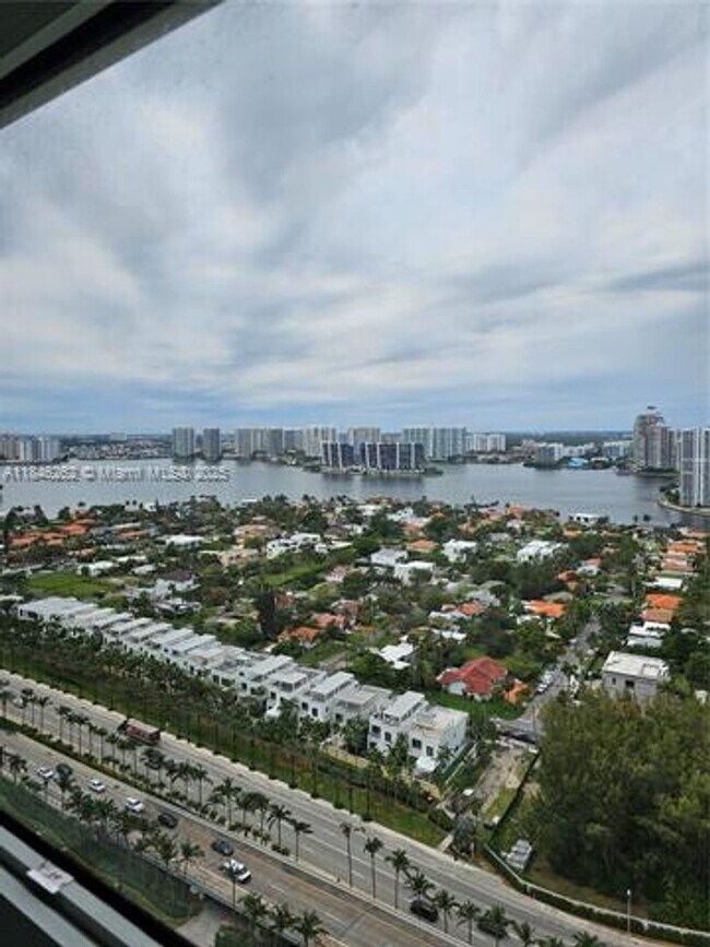 Building Photo - 19111 Collins Ave