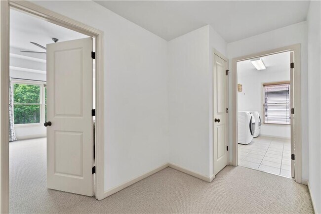 Building Photo - 8275 Majors Ridge Way
