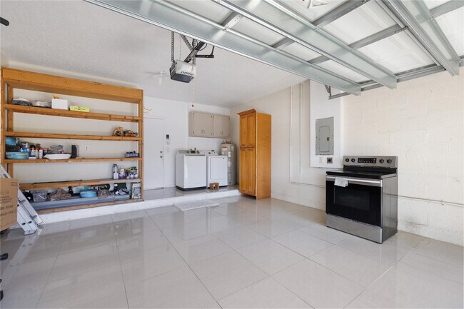 Building Photo - 1512 SW 106th Ave